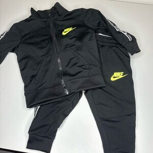 Nike Kids Black and Neon Yellow Jogger Set